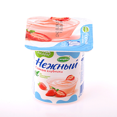 Йогуртный продукт Кампина Нежный с соком Клубники 1,2% 100г